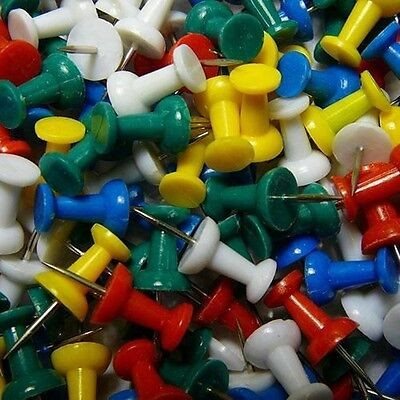 סיכות נעיצה צבעוני ללוח שעם