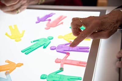 דמויות צבעוני שקוף לשולחן אור 1