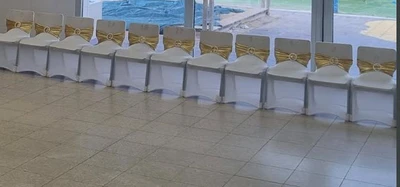 כיסוי כיסא לבן סטאן + חבק למסיבת סיום השנה