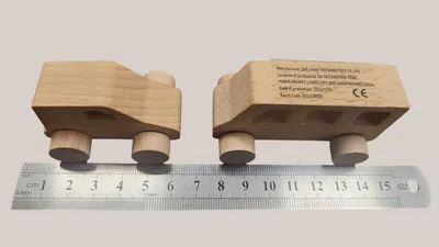 מארז 8 מכוניות מעץ טבעי