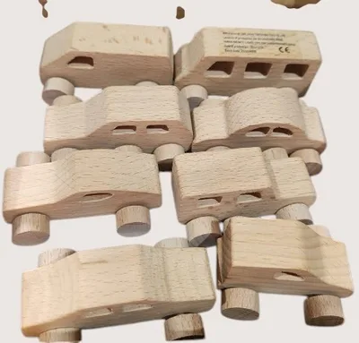 מארז 8 מכוניות מעץ טבעי