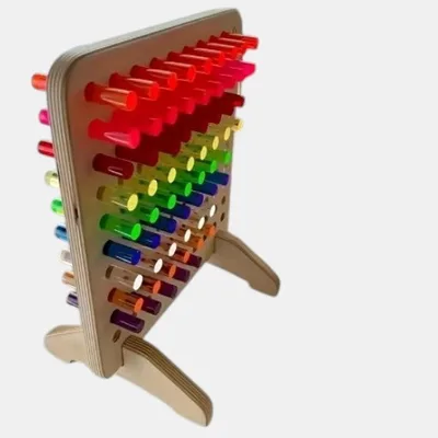 לוח עץ עם 100 יתדות אקריליק קשת בענן (Rainbow Pegboard)